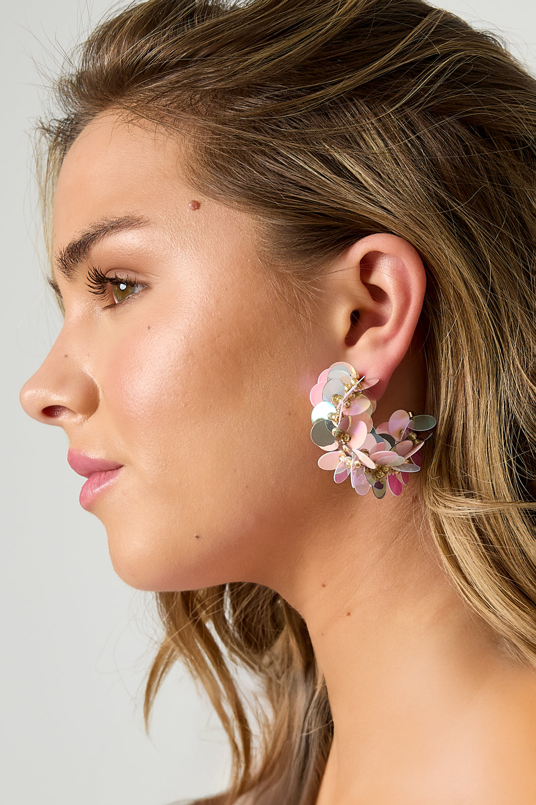 Creolen aus Pailletten und Perlen