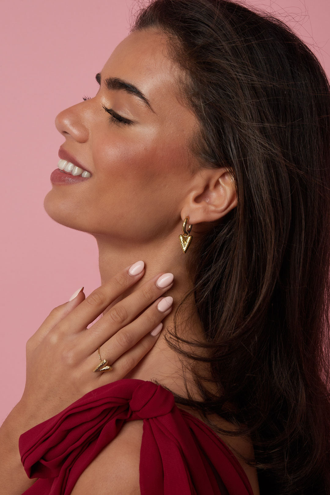 Ohrringe mit strukturiertem hängendem Herz