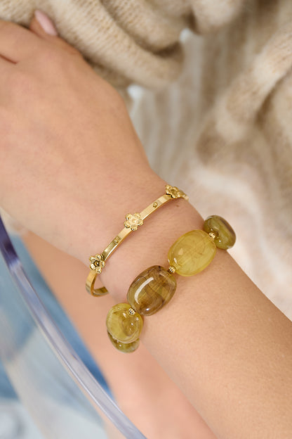 Armreif mit floralen Details
