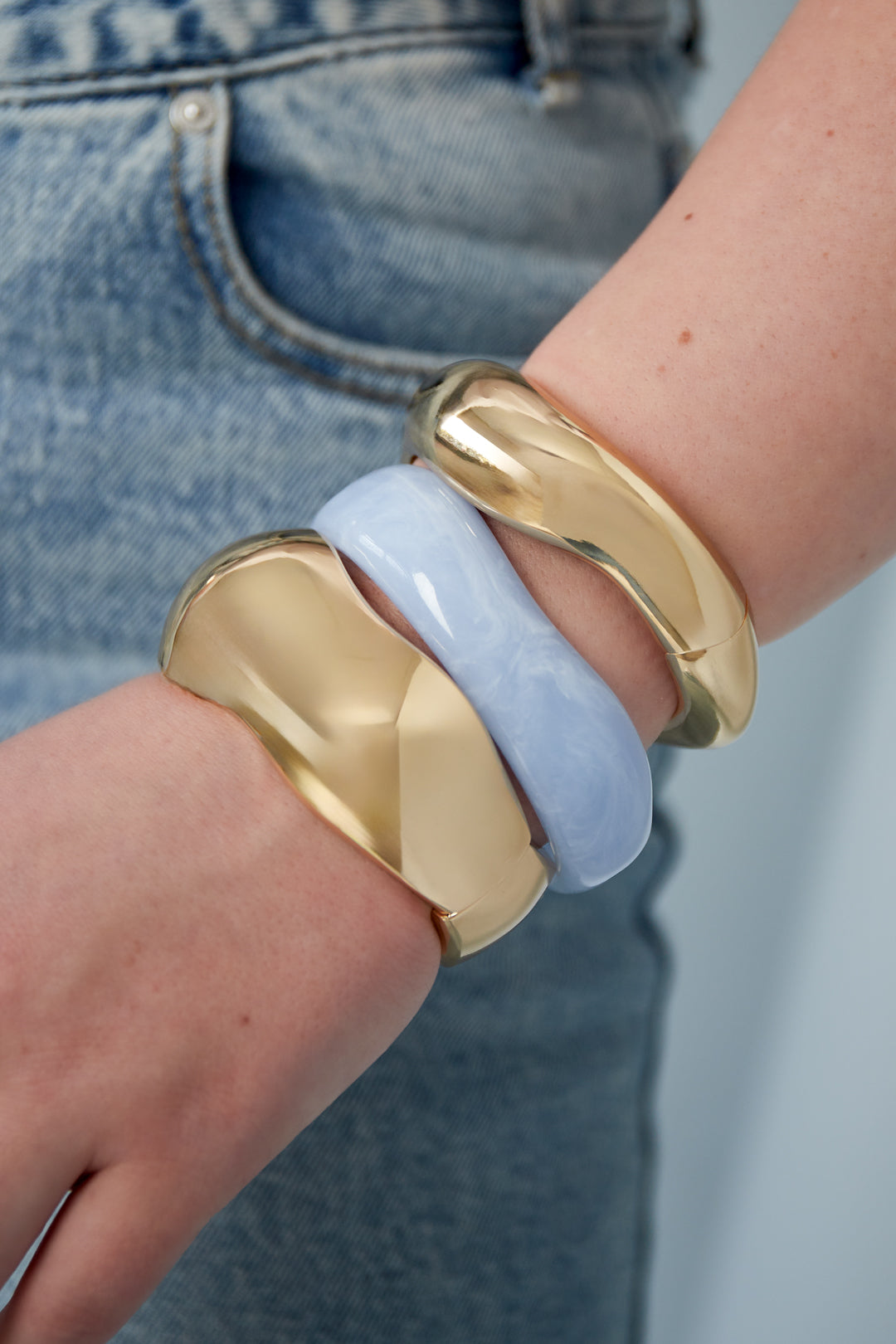 Goldener Sway-Armreif