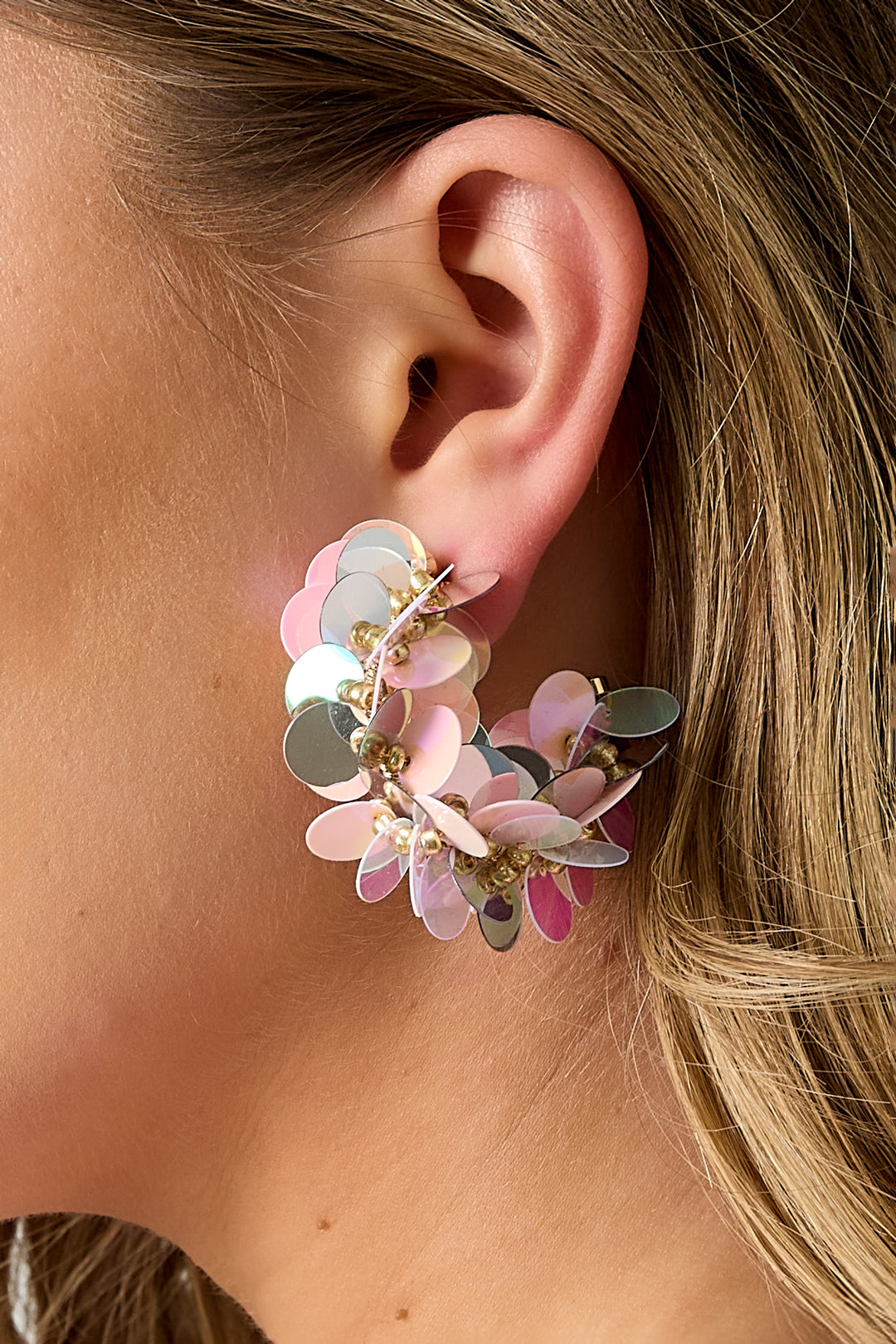 Creolen aus Pailletten und Perlen