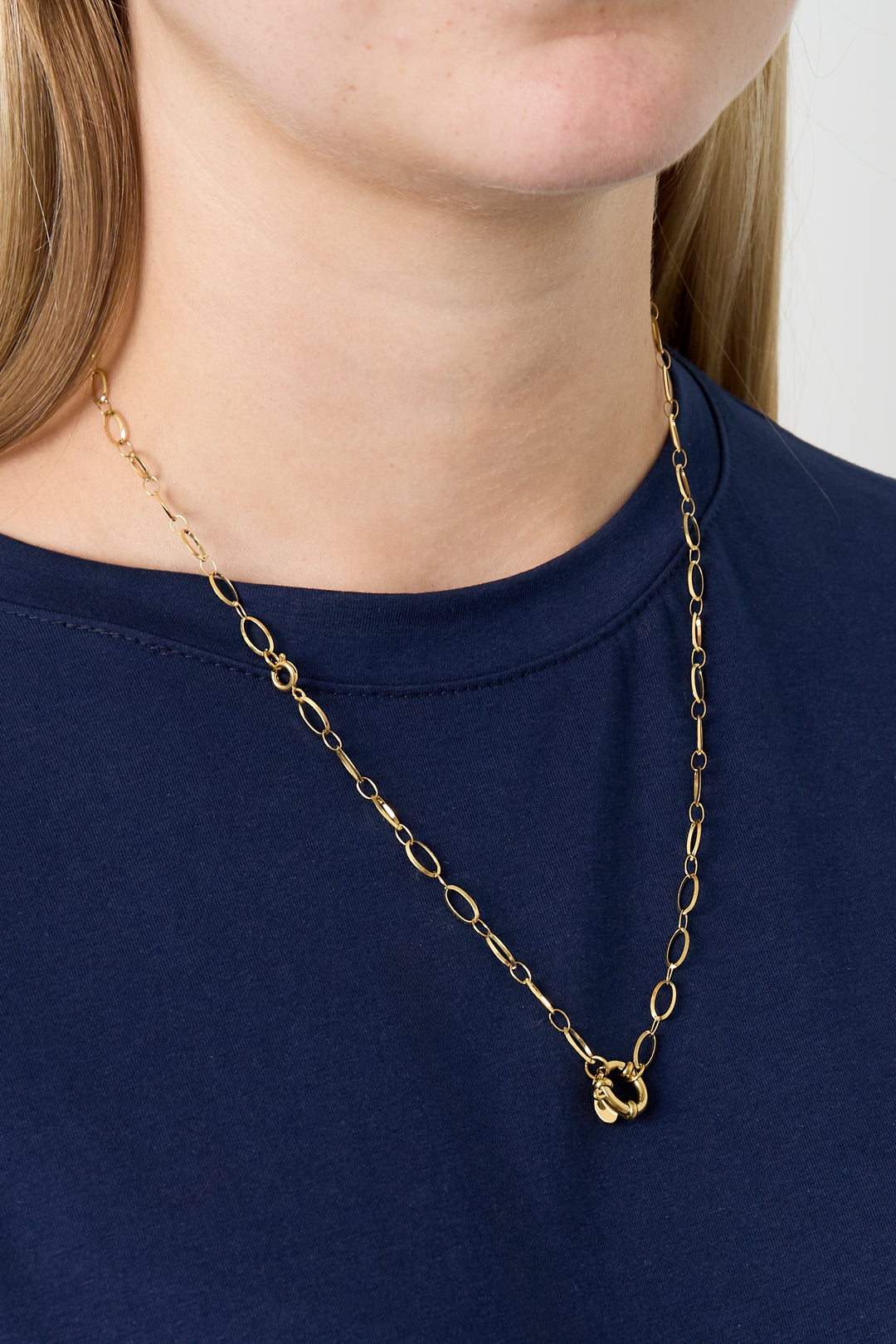 Einfache Halskette mit Schloss