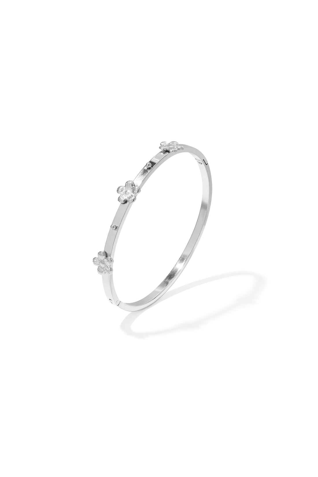 Armreif mit floralen Details