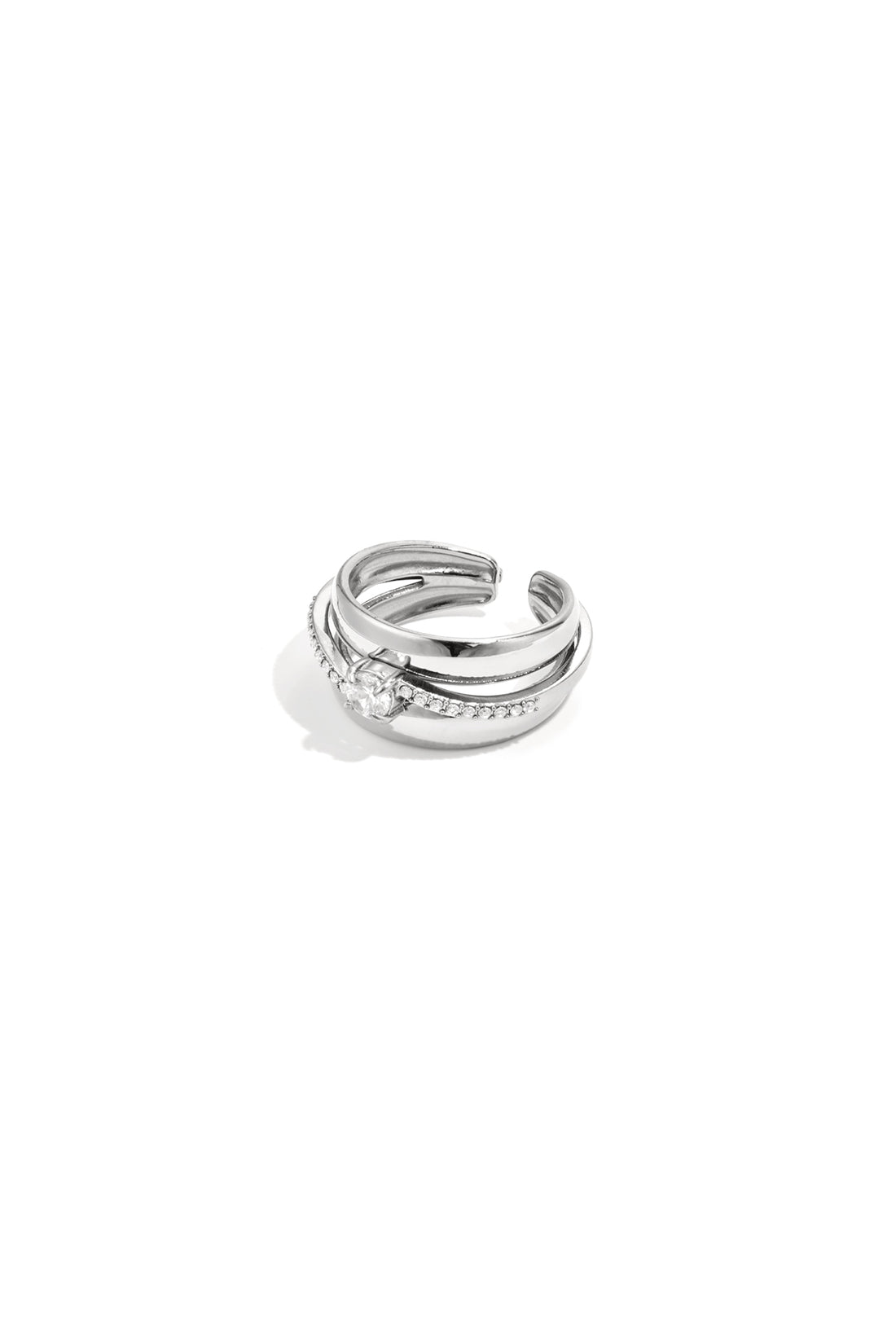 Mehrlagiger Ring mit Steinen